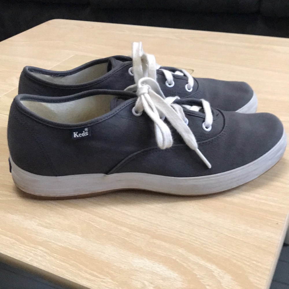 Shoes - Picture 3 of 5